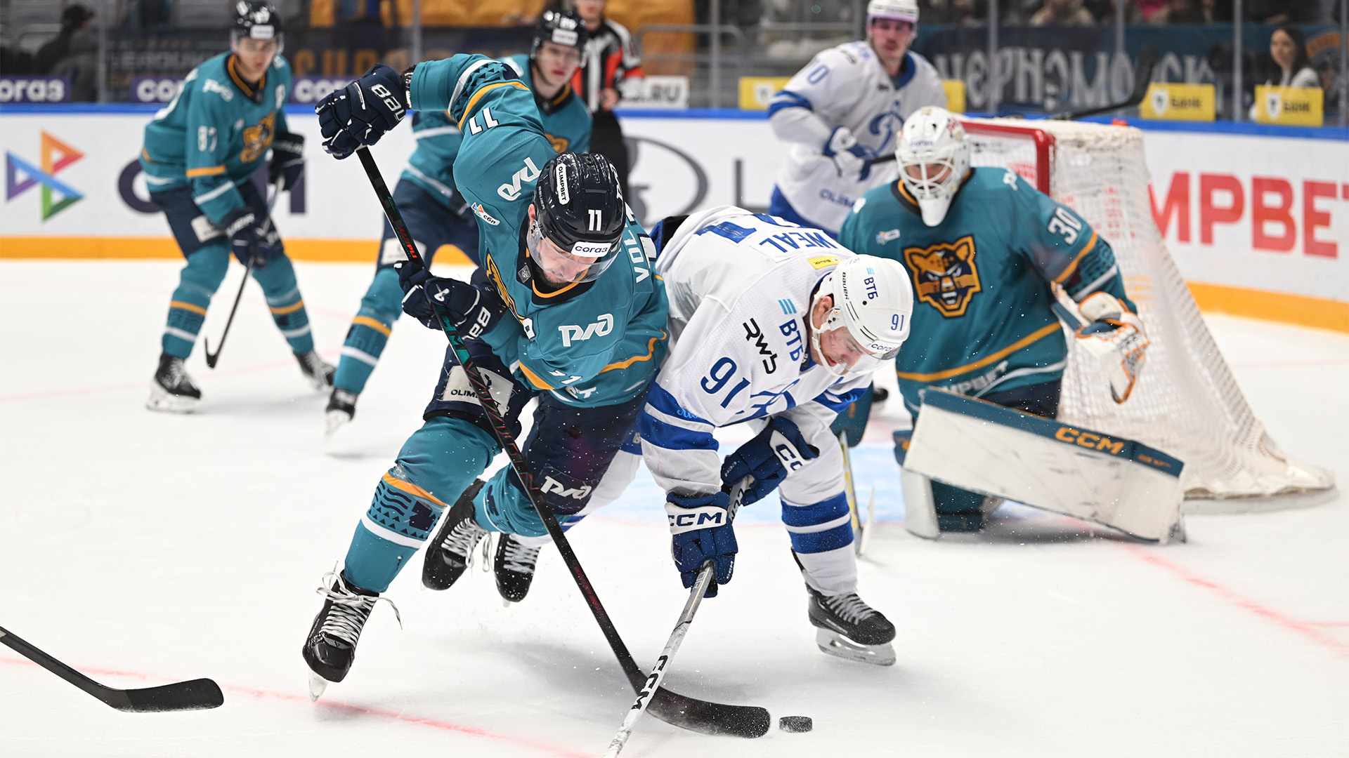 Неудачное начало. «Динамо» уступает ХК «Сочи»