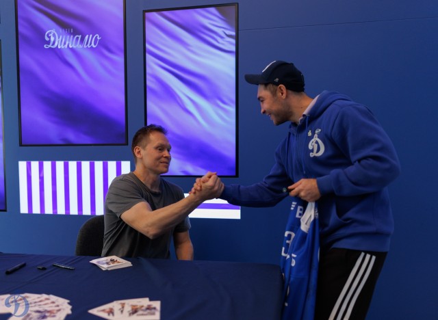 09.09.2025. Автограф-сессия Максима Афиногенова в Музее «Динамо»