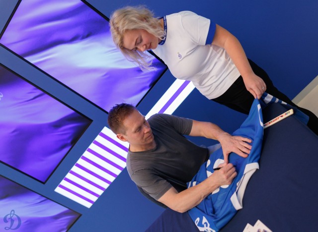 09.09.2025. Автограф-сессия Максима Афиногенова в Музее «Динамо»