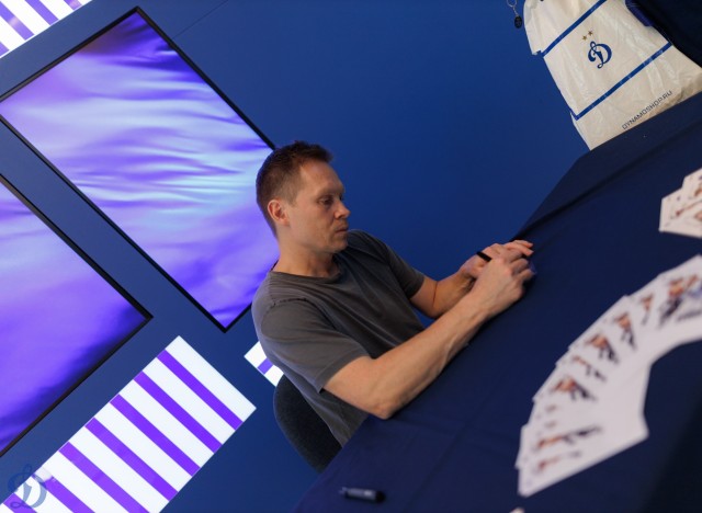 09.09.2025. Автограф-сессия Максима Афиногенова в Музее «Динамо»