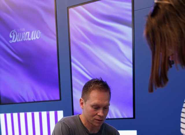 09.09.2025. Автограф-сессия Максима Афиногенова в Музее «Динамо»