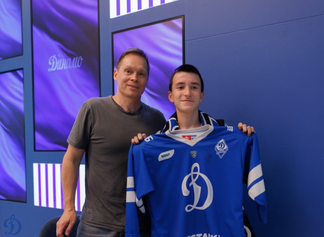 09.09.2025. Автограф-сессия Максима Афиногенова в Музее «Динамо»