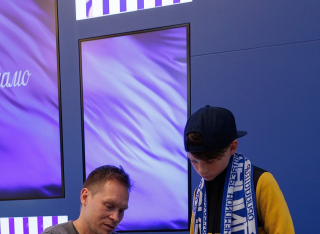 09.09.2025. Автограф-сессия Максима Афиногенова в Музее «Динамо»