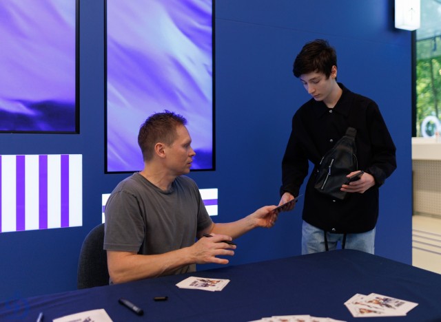 09.09.2025. Автограф-сессия Максима Афиногенова в Музее «Динамо»