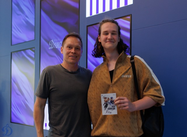 09.09.2025. Автограф-сессия Максима Афиногенова в Музее «Динамо»