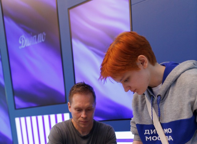 09.09.2025. Автограф-сессия Максима Афиногенова в Музее «Динамо»