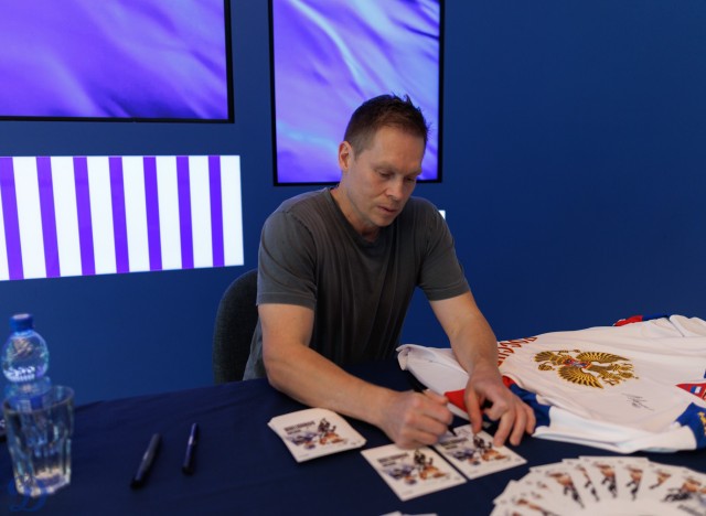 09.09.2025. Автограф-сессия Максима Афиногенова в Музее «Динамо»