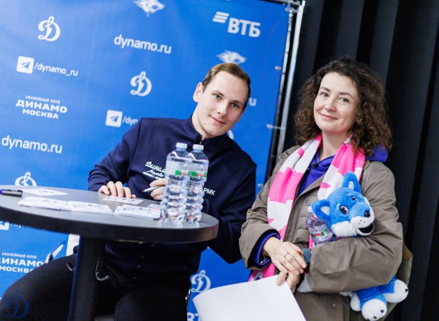 01.11.2025. Автограф-сессия Никиты Иванова и Егора Ахманаева