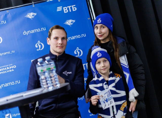 01.11.2025. Автограф-сессия Никиты Иванова и Егора Ахманаева