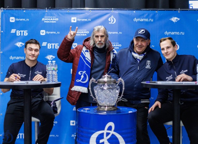 01.11.2025. Автограф-сессия Никиты Иванова и Егора Ахманаева