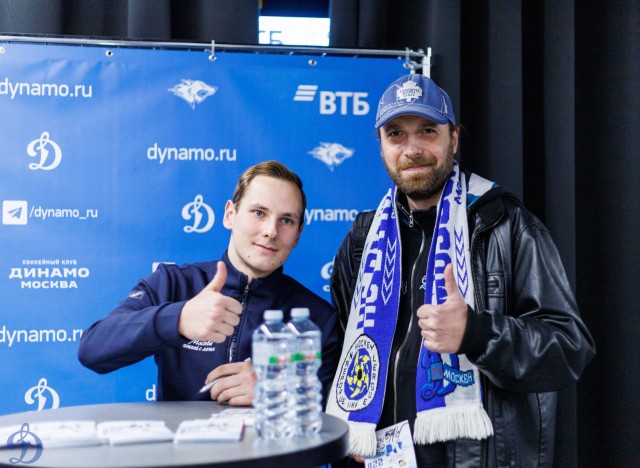 01.11.2025. Автограф-сессия Никиты Иванова и Егора Ахманаева