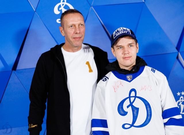 08.11.2025 Автограф-сессия Романа Березовского