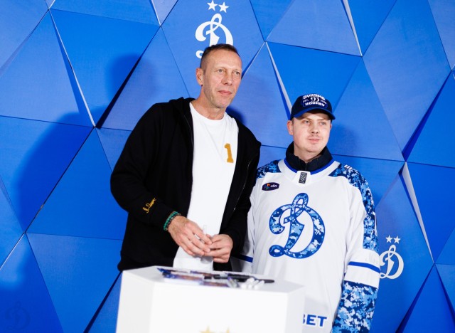 08.11.2025 Автограф-сессия Романа Березовского