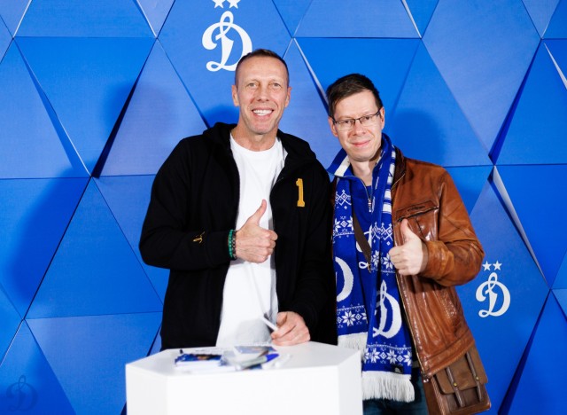 08.11.2025 Автограф-сессия Романа Березовского