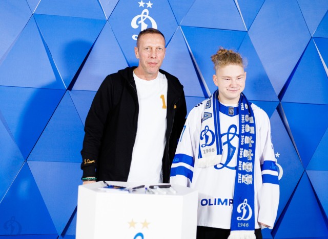 08.11.2025 Автограф-сессия Романа Березовского