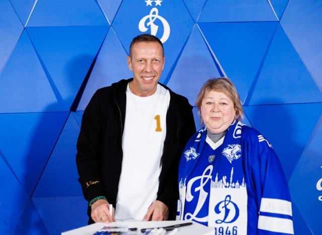 08.11.2025 Автограф-сессия Романа Березовского