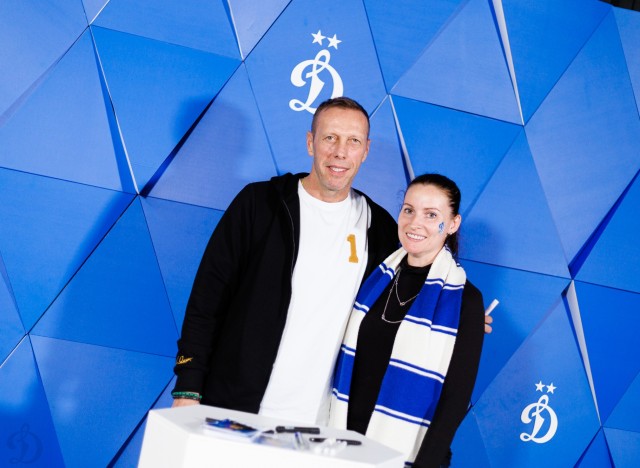 08.11.2025 Автограф-сессия Романа Березовского