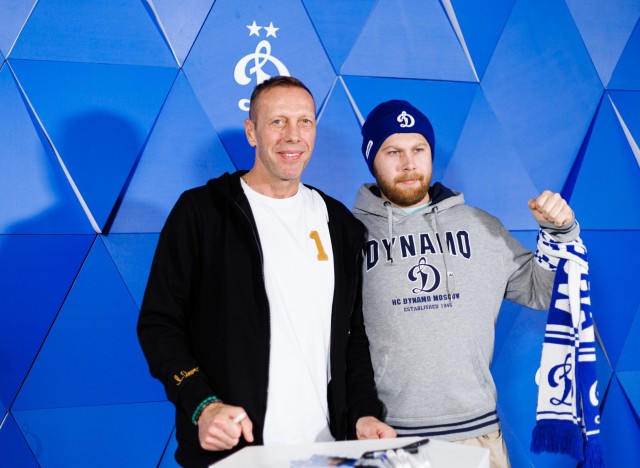 08.11.2025 Автограф-сессия Романа Березовского