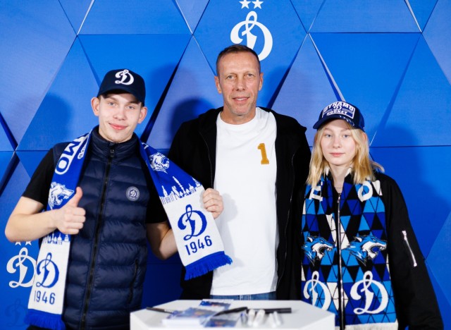 08.11.2025 Автограф-сессия Романа Березовского