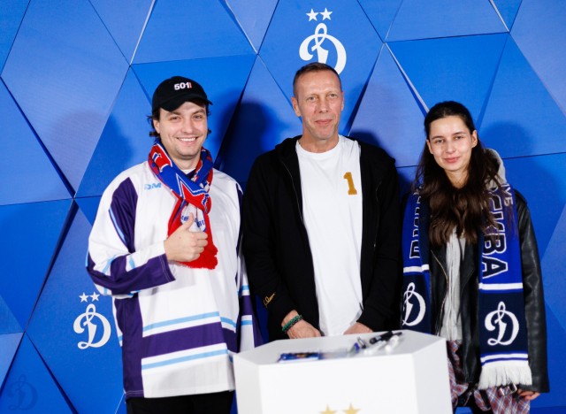 08.11.2025 Автограф-сессия Романа Березовского