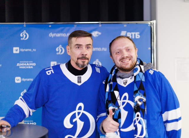 18.11.2025 Автограф-сессия Дениса Никифорова