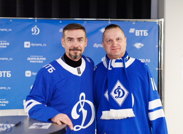 18.11.2025 Автограф-сессия Дениса Никифорова