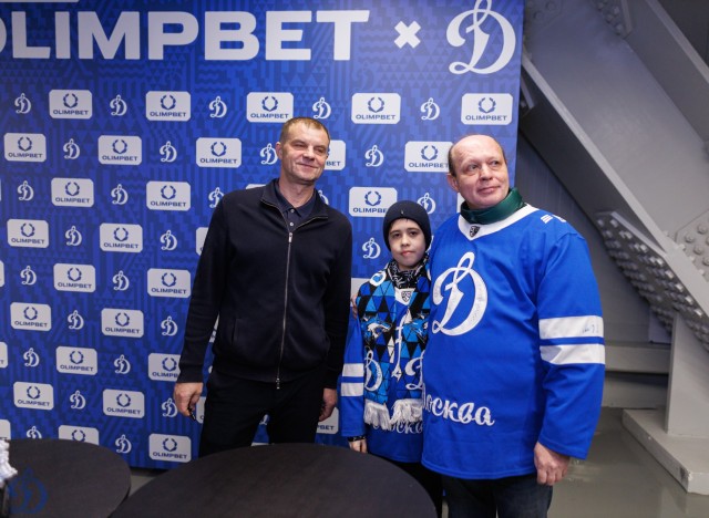 24.11.2025 Автограф-сессия Александра Еременко, Максима Афиногенова, Алексея Терещенко и Сергея Вышедкевича