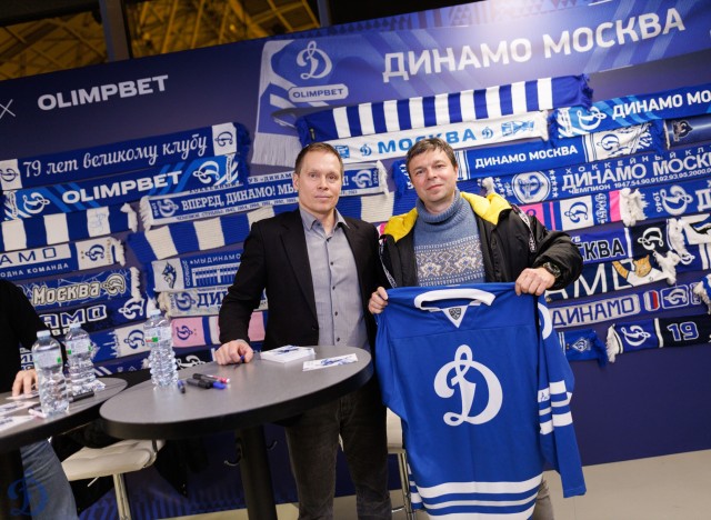 24.11.2025 Автограф-сессия Александра Еременко, Максима Афиногенова, Алексея Терещенко и Сергея Вышедкевича