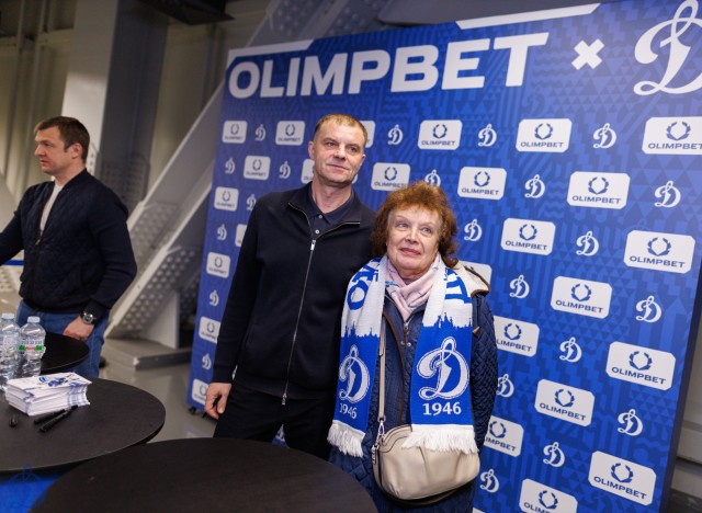 24.11.2025 Автограф-сессия Александра Еременко, Максима Афиногенова, Алексея Терещенко и Сергея Вышедкевича