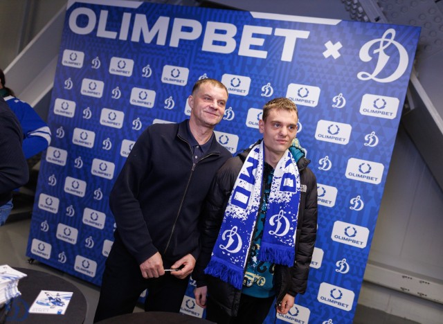 24.11.2025 Автограф-сессия Александра Еременко, Максима Афиногенова, Алексея Терещенко и Сергея Вышедкевича