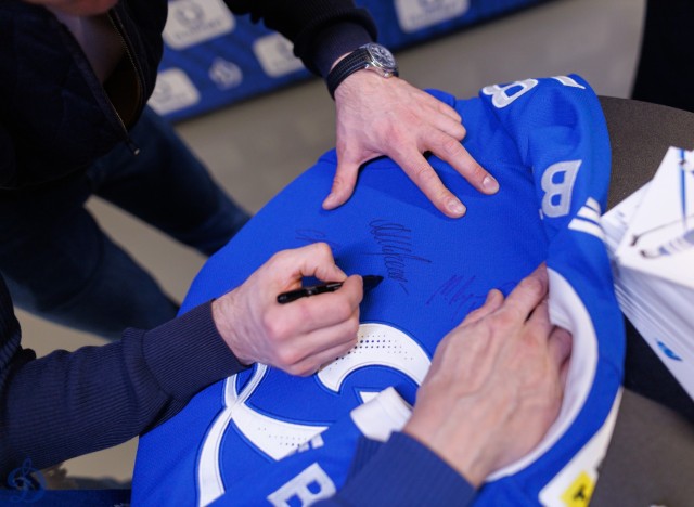 24.11.2025 Автограф-сессия Александра Еременко, Максима Афиногенова, Алексея Терещенко и Сергея Вышедкевича