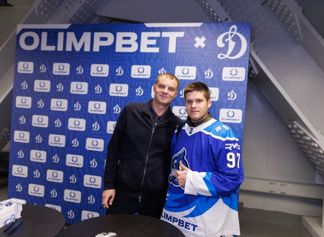 24.11.2025 Автограф-сессия Александра Еременко, Максима Афиногенова, Алексея Терещенко и Сергея Вышедкевича