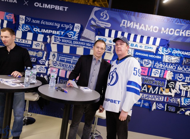 24.11.2025 Автограф-сессия Александра Еременко, Максима Афиногенова, Алексея Терещенко и Сергея Вышедкевича