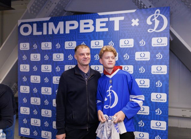 24.11.2025 Автограф-сессия Александра Еременко, Максима Афиногенова, Алексея Терещенко и Сергея Вышедкевича