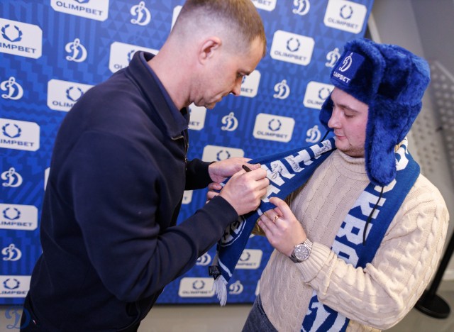 24.11.2025 Автограф-сессия Александра Еременко, Максима Афиногенова, Алексея Терещенко и Сергея Вышедкевича