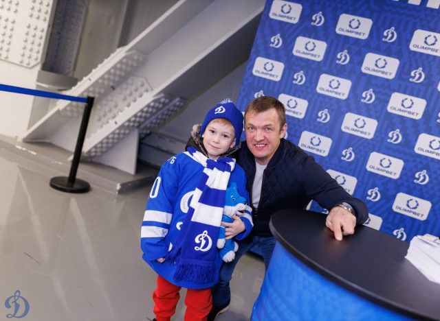 24.11.2025 Автограф-сессия Александра Еременко, Максима Афиногенова, Алексея Терещенко и Сергея Вышедкевича