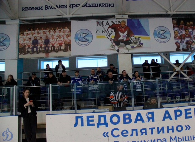 Открытие памятного монумента В.С.Мышкину и матч ветеранов