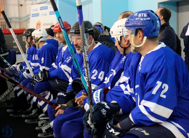 Открытие памятного монумента В.С.Мышкину и матч ветеранов