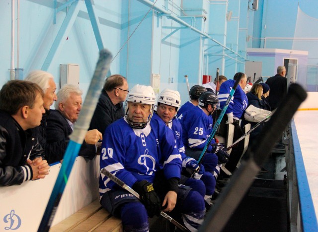 Открытие памятного монумента В.С.Мышкину и матч ветеранов