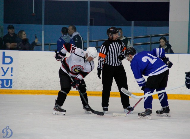 Открытие памятного монумента В.С.Мышкину и матч ветеранов