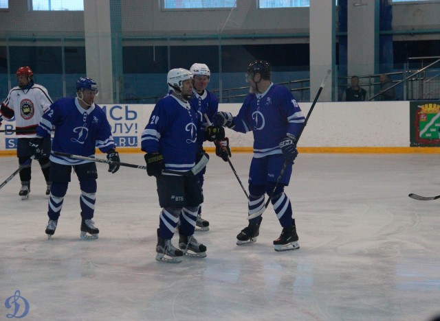 Открытие памятного монумента В.С.Мышкину и матч ветеранов