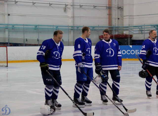 Открытие памятного монумента В.С.Мышкину и матч ветеранов