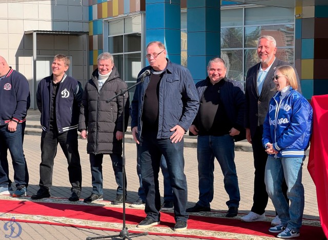 Открытие памятного монумента В.С.Мышкину и матч ветеранов