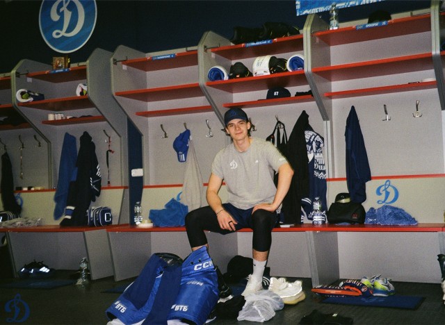 1/8 плей-офф Кубка Гагарина. «Динамо-Минск» — «Динамо» Москва в пленочных кадрах