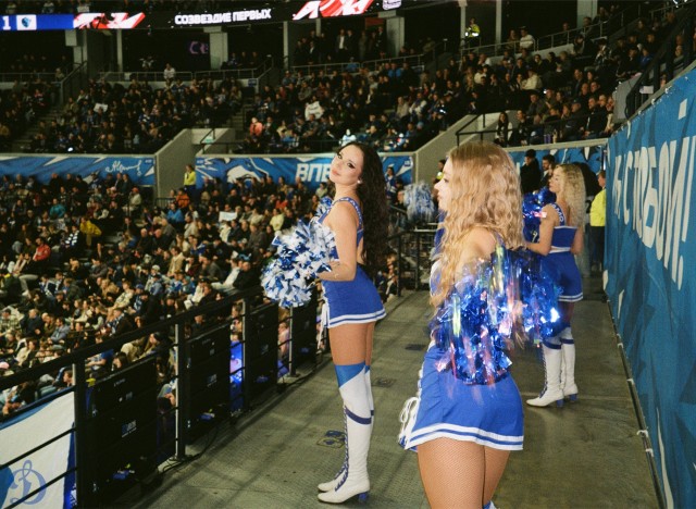 1/8 плей-офф Кубка Гагарина. «Динамо-Минск» — «Динамо» Москва в пленочных кадрах