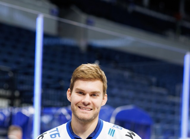 22.08.2026 Автограф-сессия на презентации команды