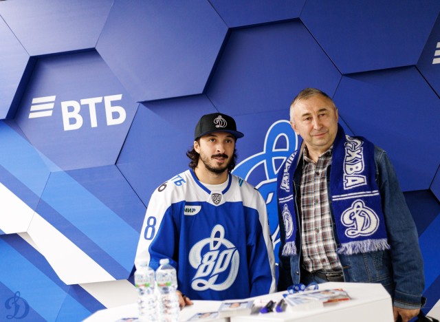 01.10.2026 Автограф-сессия Никиты Тертышного