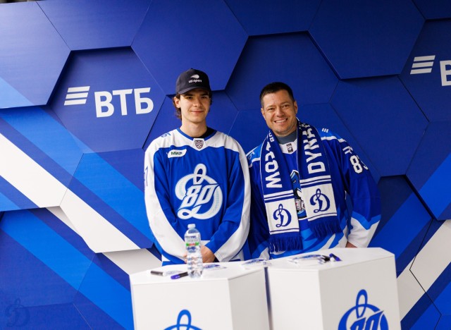 07.10.2026. Автограф-сессия Егора Римашевского