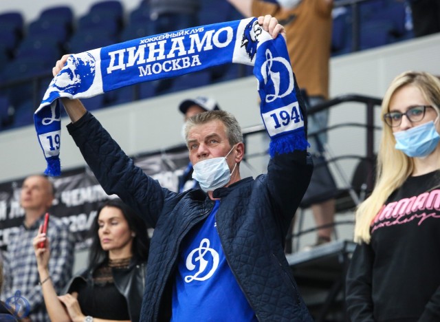 «Динамо» — «Спартак». Трибуны в лицах