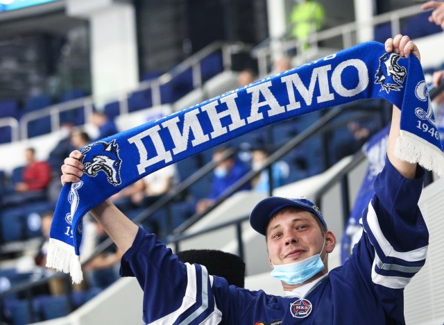 «Динамо» — «Спартак». Трибуны в лицах